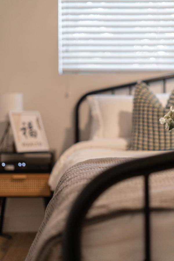 Discover Uptown! Quiet Location & Parking & Washer Dryer * Phoenix
