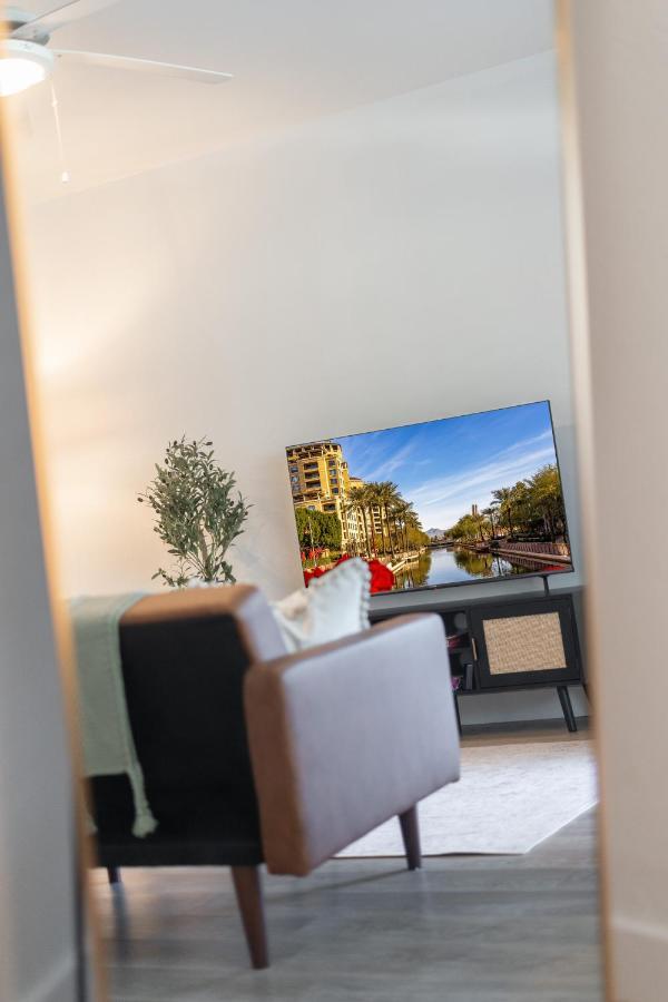 Discover Uptown! Quiet Location & Parking & Washer Dryer